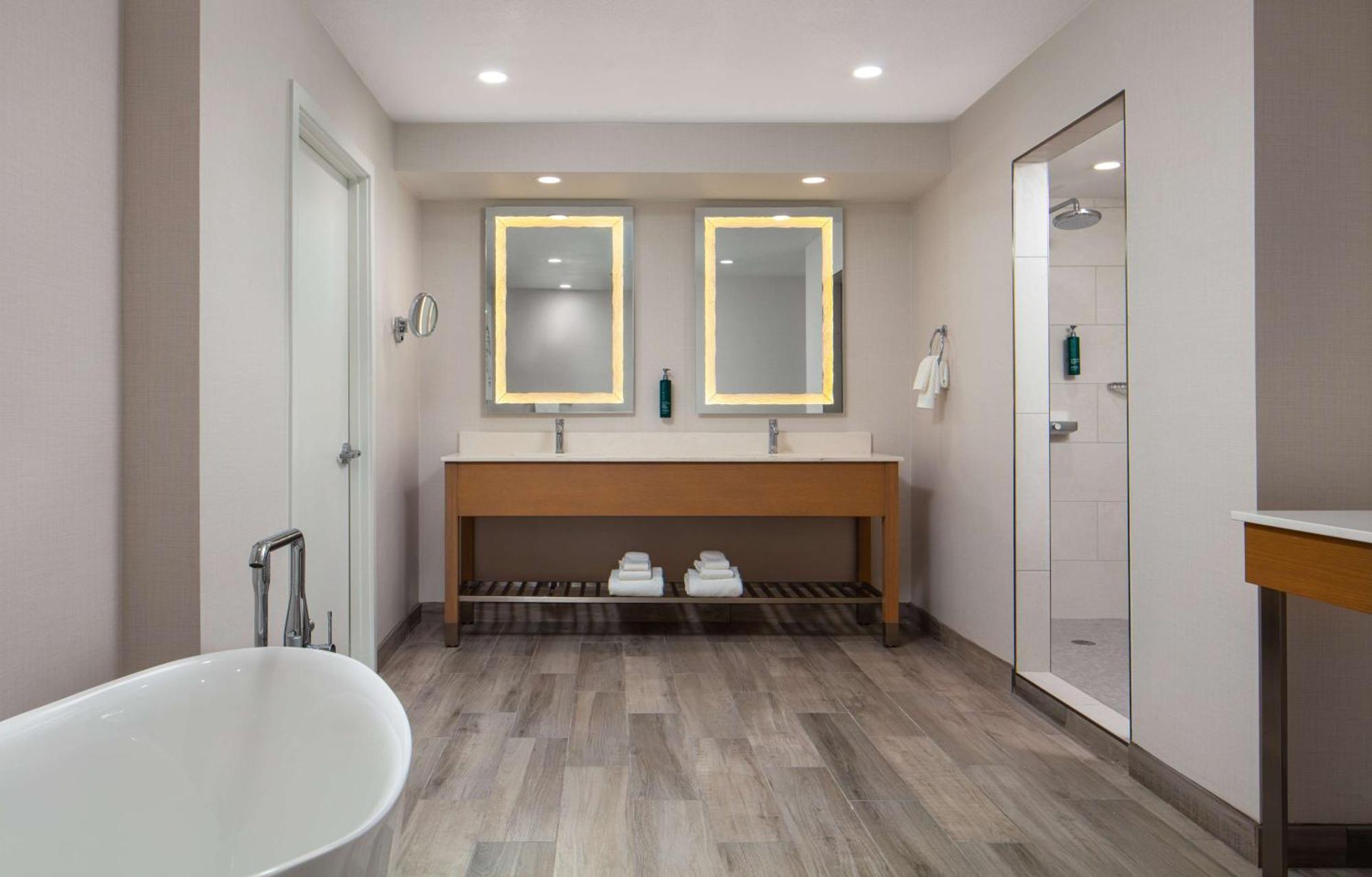 Hotel Doubletree By Hilton Sacramento Esterno foto